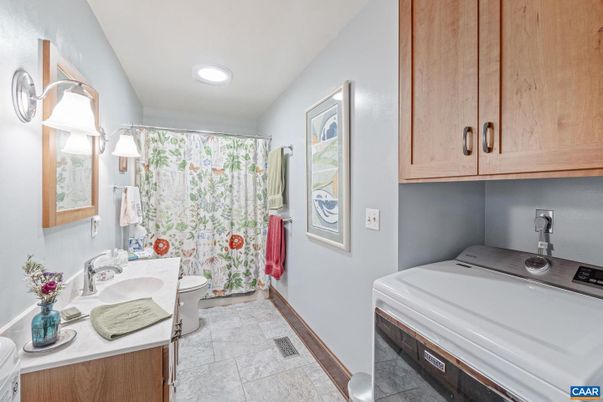 Bathroom, Interior, Recessed Lighting, Washer