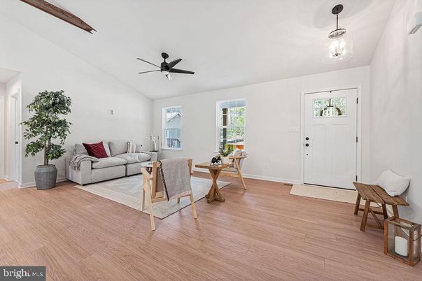 Interior, Living room, Pendant Lights, Wood Texture Flooring