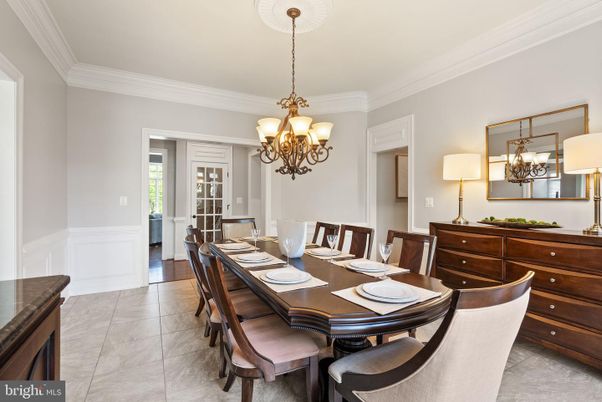 Chandelier, Dining room, Interior