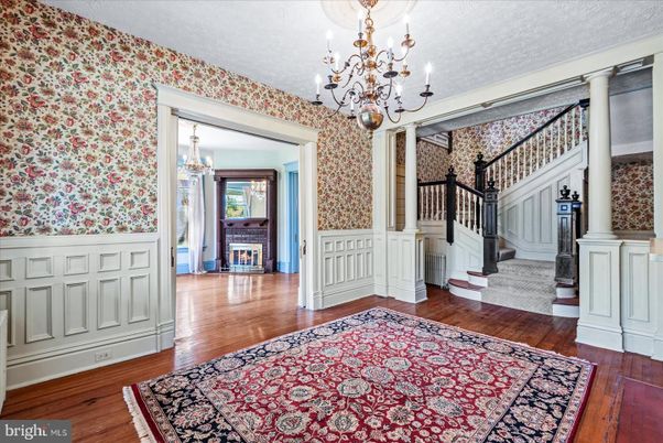 Chandelier, Empty room, Interior, Wood Texture Flooring