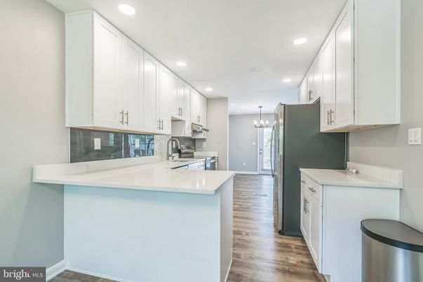 Chandelier, Interior, Kitchen, Pendant Lights, Recessed Lighting, Wood Texture Flooring