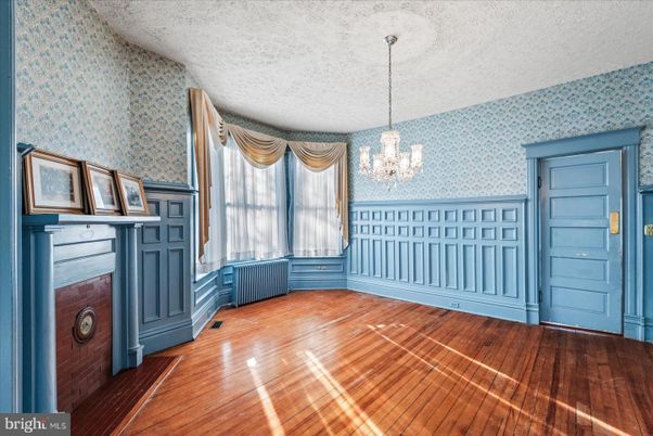Chandelier, Empty room, Interior, Wood Texture Flooring