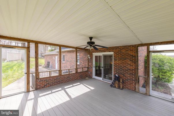 Interior, Stone Walls, Sun Room, Wood Texture Flooring