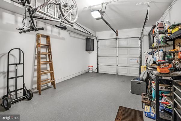 Garage, Interior