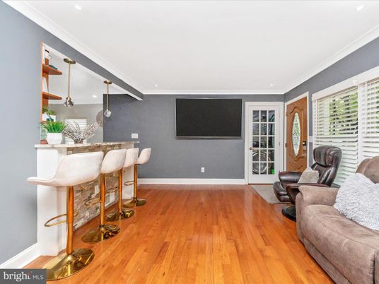 Interior, Living room, Pendant Lights, Recessed Lighting, Wood Texture Flooring