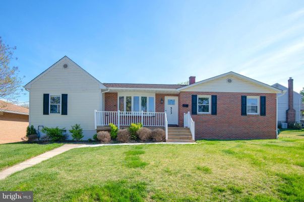 Exterior, Facade, Brick Facade, Split Level