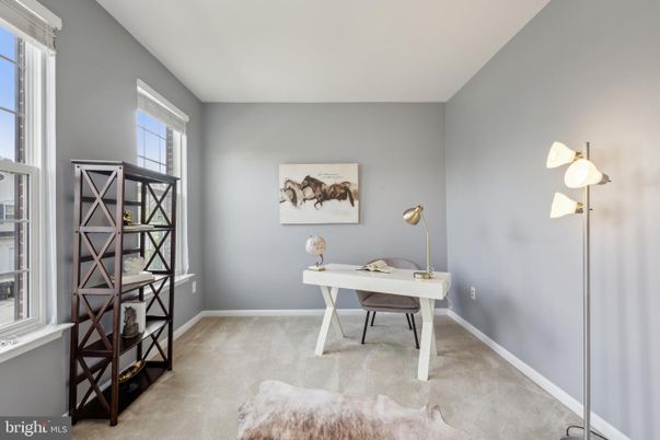 Home Office, Interior