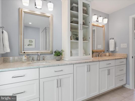 Bathroom, Dual Sink Vanities, Interior