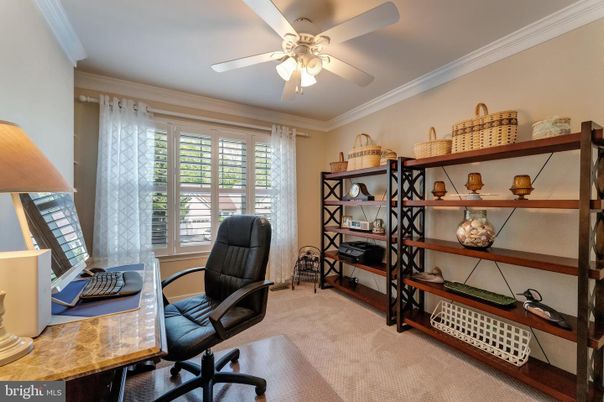 Home Office, Interior