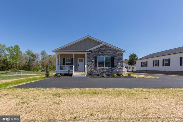 Backyard, Exterior, Facade, Ranch