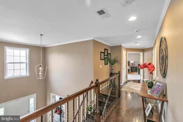 Interior, Pendant Lights, Recessed Lighting, Wood Texture Flooring