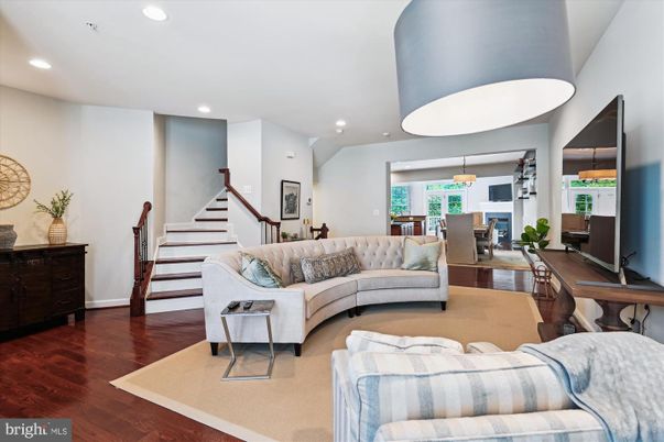 Dining room, Interior, Living room, Pendant Lights, Recessed Lighting, Wood Texture Flooring