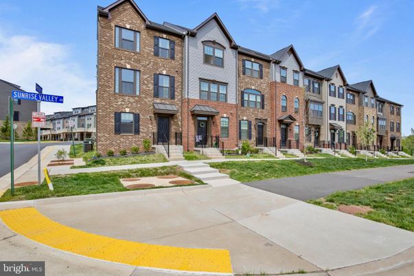 Exterior, Facade, Brick Facade, Rowhouse