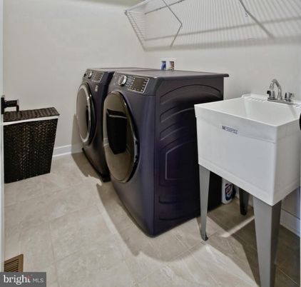 Interior, Washer