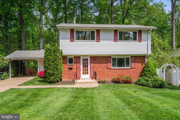 Exterior, Facade, Brick Facade, Split Level