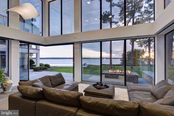 Interior, Living room, Sun Room, Water