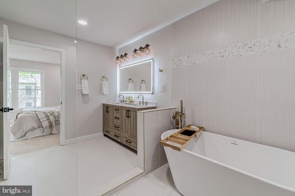 Bathroom, Dual Sink Vanities, Free Standing Baths, Interior, Recessed Lighting