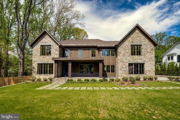 Backyard, Exterior, Facade, Brick Facade, Brick Traditional
