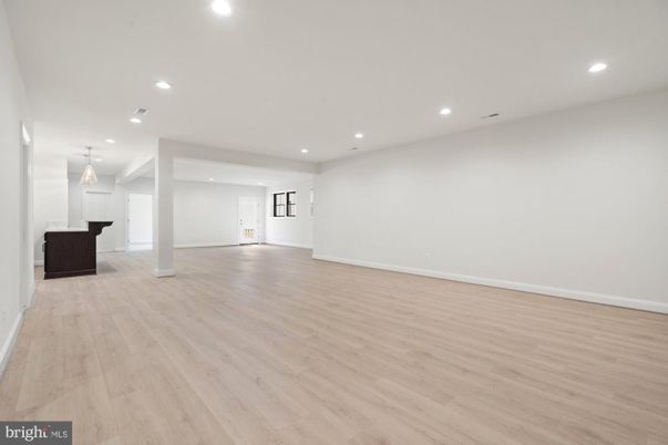 Empty room, Interior, Pendant Lights, Recessed Lighting, Wood Texture Flooring