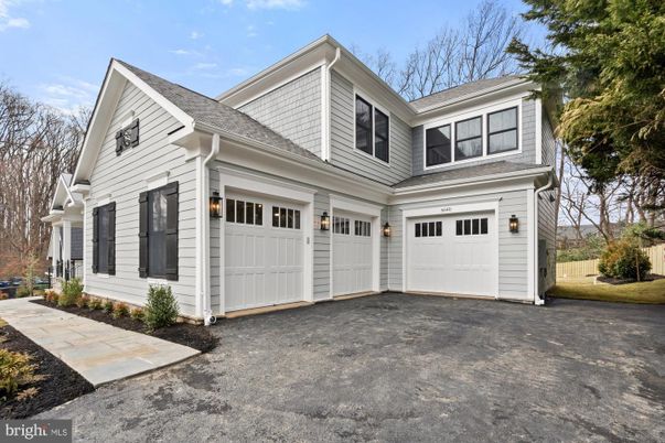 Attached, Exterior, Facade, Farmhouse