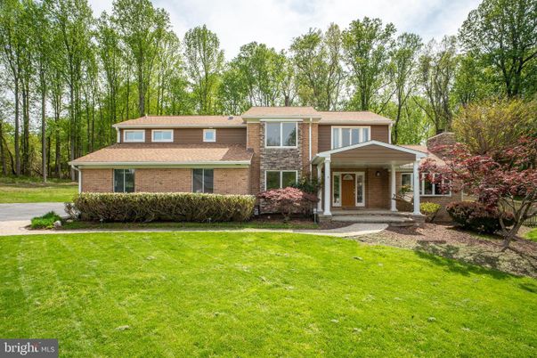 Backyard, Exterior, Facade, Brick Facade, Split Level
