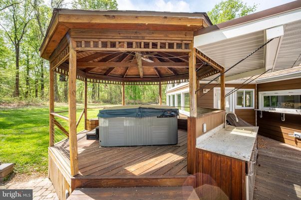 Exterior, Hot Tub