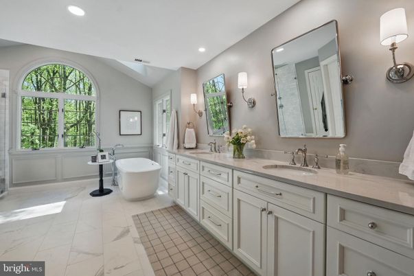 Bathroom, Dual Sink Vanities, Free Standing Baths, Interior, Marble, Recessed Lighting