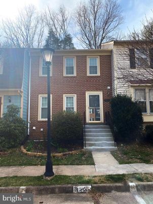 Exterior, Facade, Brick Facade, Georgian