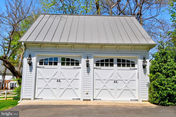 Detached Garage, Exterior
