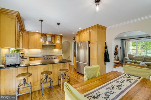 Interior, Kitchen, Living room, Pendant Lights, Recessed Lighting, Stainless Steel Appliances, Wood Texture Flooring