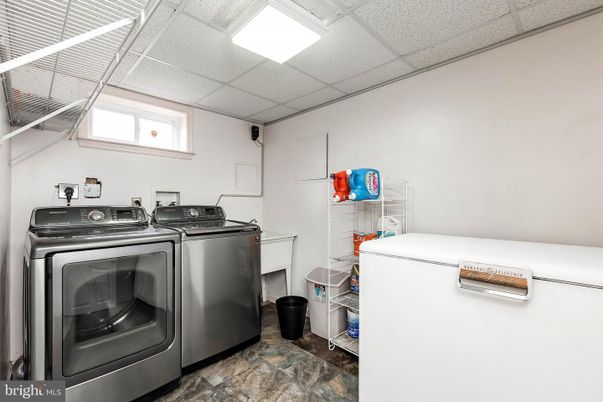 Interior, Washer