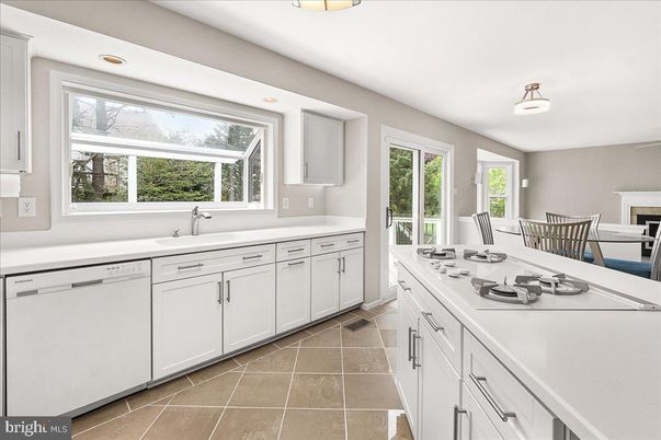 Dining room, Interior, Kitchen, Recessed Lighting