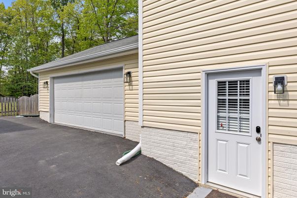 Detached Garage, Exterior