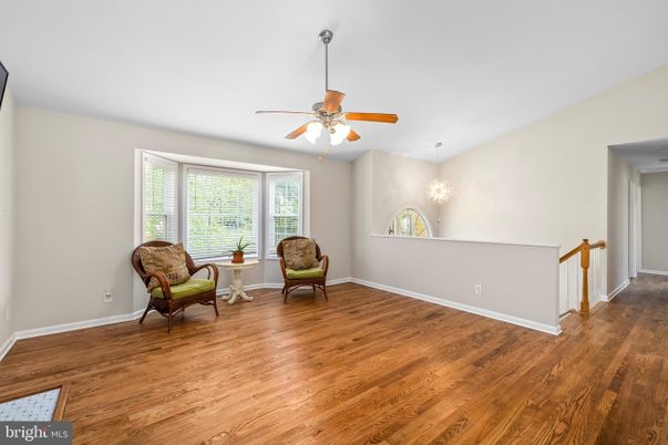 Chandelier, Empty room, Interior, Wood Texture Flooring