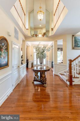 Interior, Pendant Lights, Wood Texture Flooring