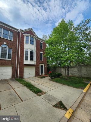 Attached, Exterior, Facade, Brick Facade, Rowhouse