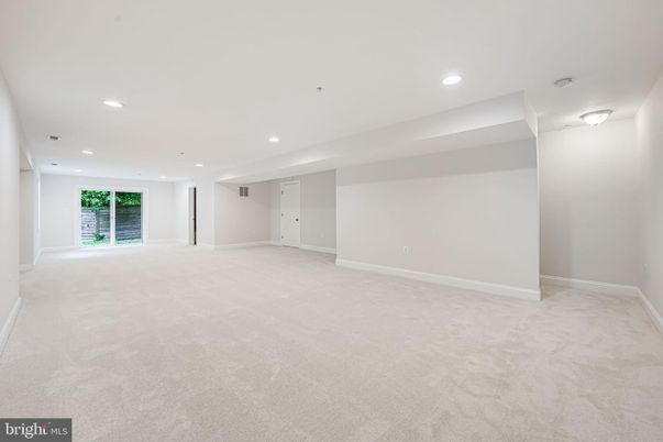 Empty room, Interior, Recessed Lighting