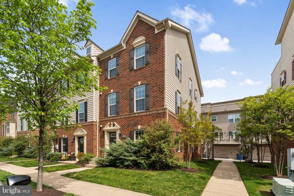 Exterior, Facade, Brick Facade, Rowhouse