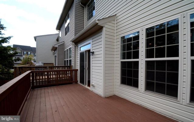Exterior, Wood Texture Flooring