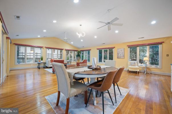 Dining room, Interior, Living room, Pendant Lights, Recessed Lighting, Wood Texture Flooring