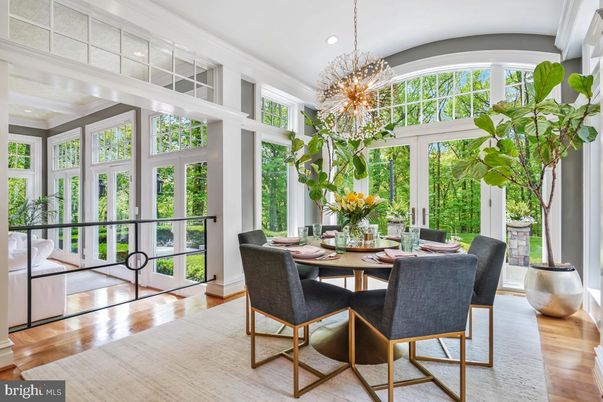 Chandelier, Dining room, Interior, Recessed Lighting, Wood Texture Flooring
