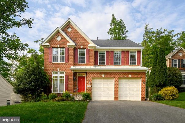 Attached, Exterior, Facade, Brick Facade, Brick Traditional
