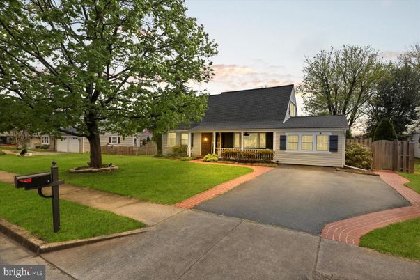 Backyard, Exterior, Facade, Cape Cod