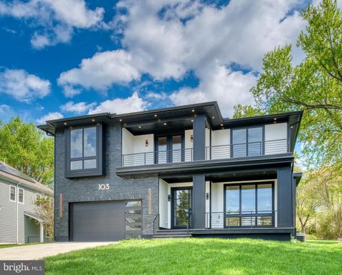 Attached, Exterior, Facade, Modern