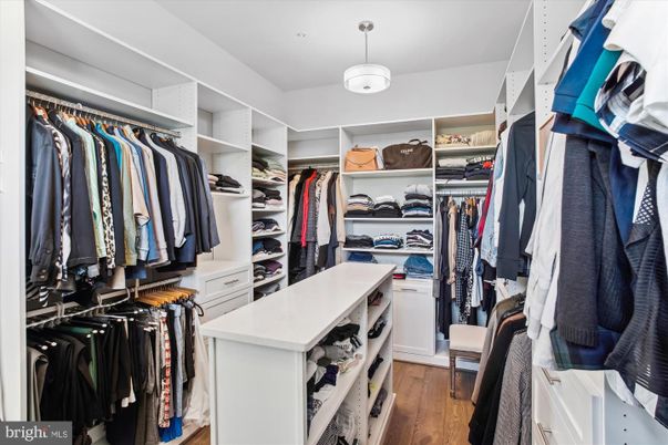 Interior, Walk-in Closets, Wood Texture Flooring
