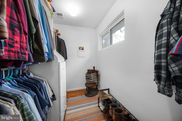 Interior, Walk-in Closets, Wood Texture Flooring