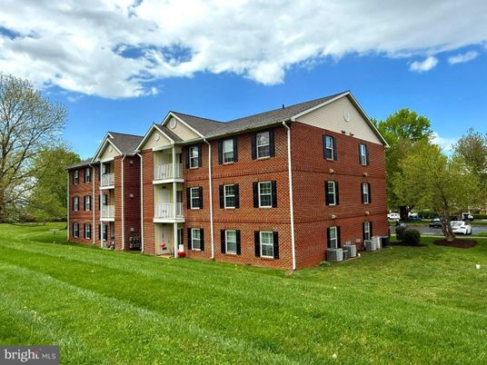 Backyard, Exterior, Facade, Brick Facade, Condo Building