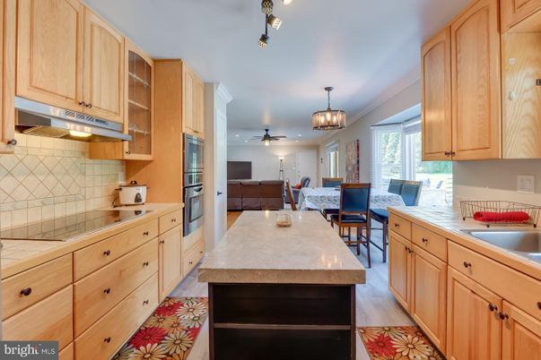 Chandelier, Dining room, Interior, Kitchen, Pendant Lights, Wood Texture Flooring