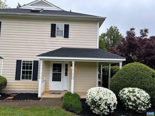 Exterior, Facade, American Foursquare