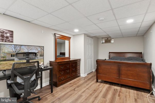 Bedroom, Home Office, Interior, Recessed Lighting, Wood Texture Flooring